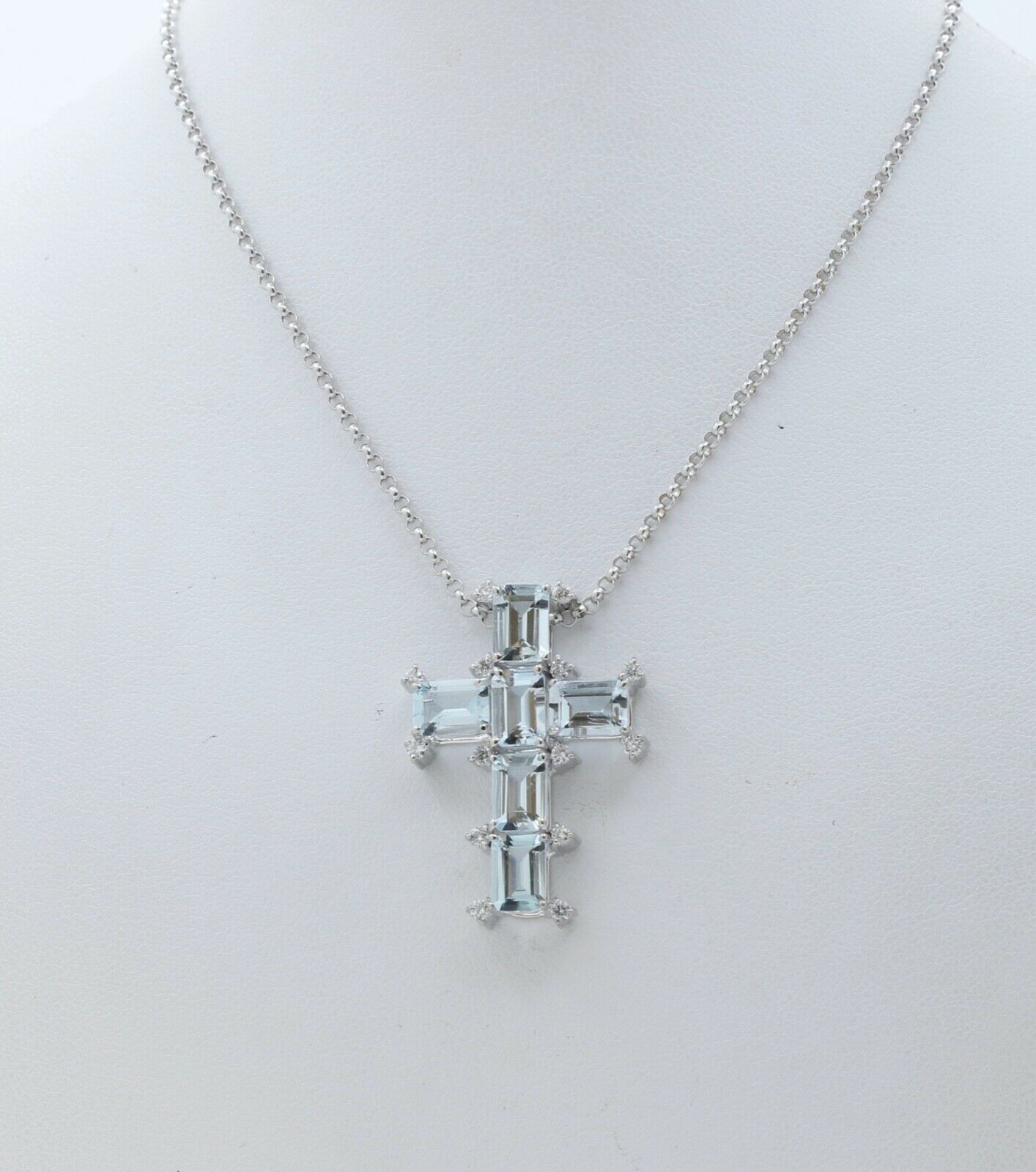 Vintage Ladies Aquamarine Diamonds 18K White Gold Cross and Chain