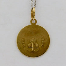 Load image into Gallery viewer, Vintage 18K Yellow Gold Jesus Pendant
