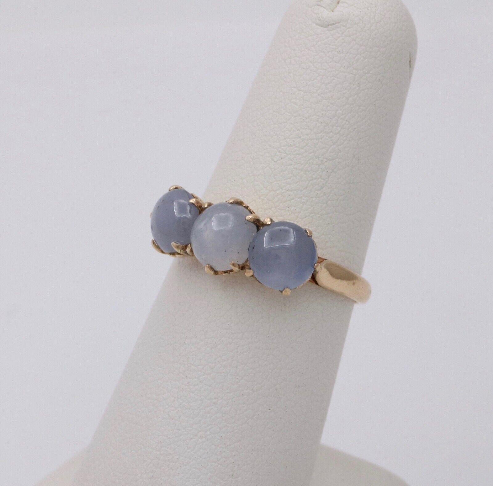 Vintage 18K Gold Star Sapphire Three Stone Ring, Stacking Ring Band