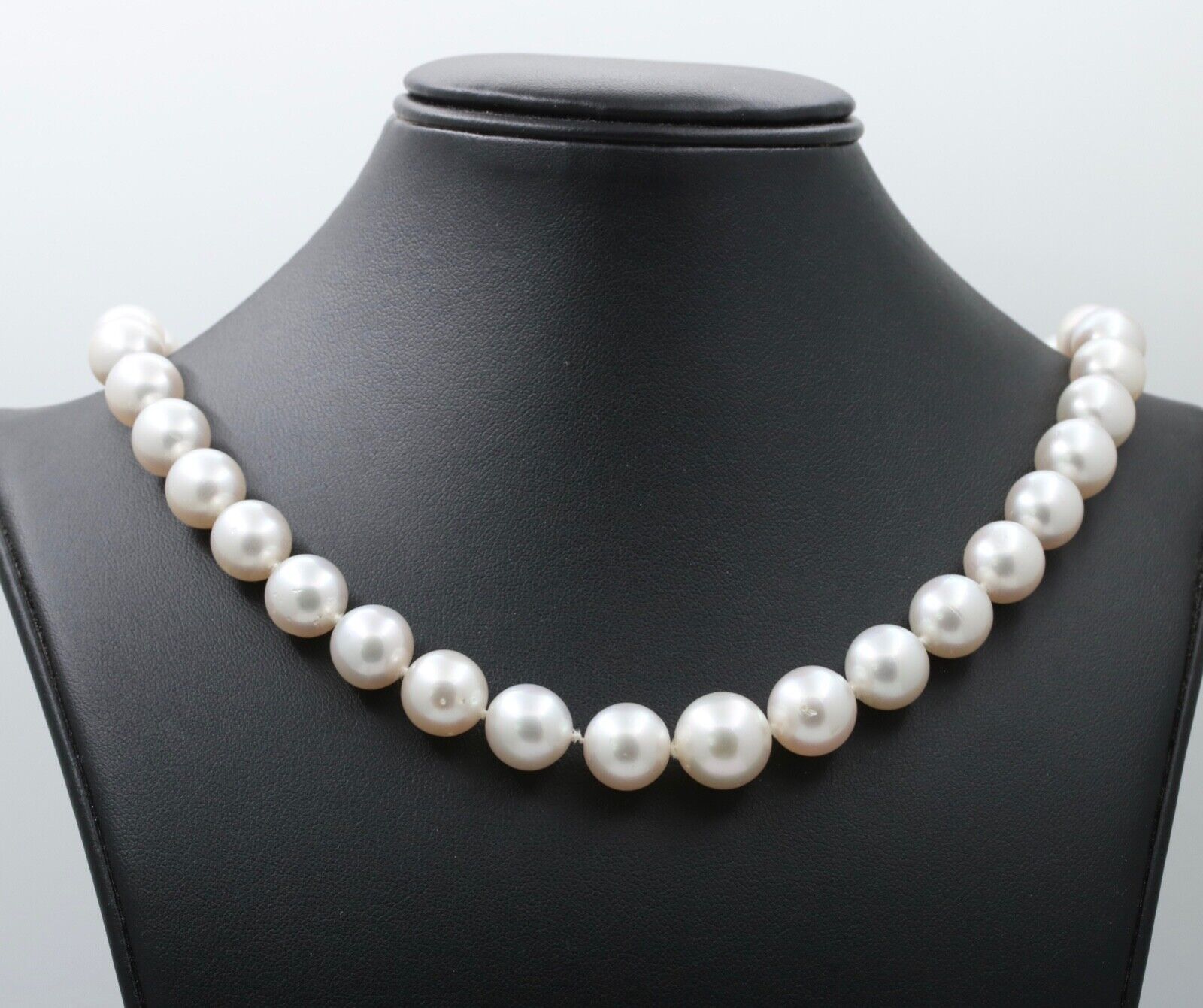 Vintage South Sea Pearl Diamonds 14K White Gold Necklace Choker