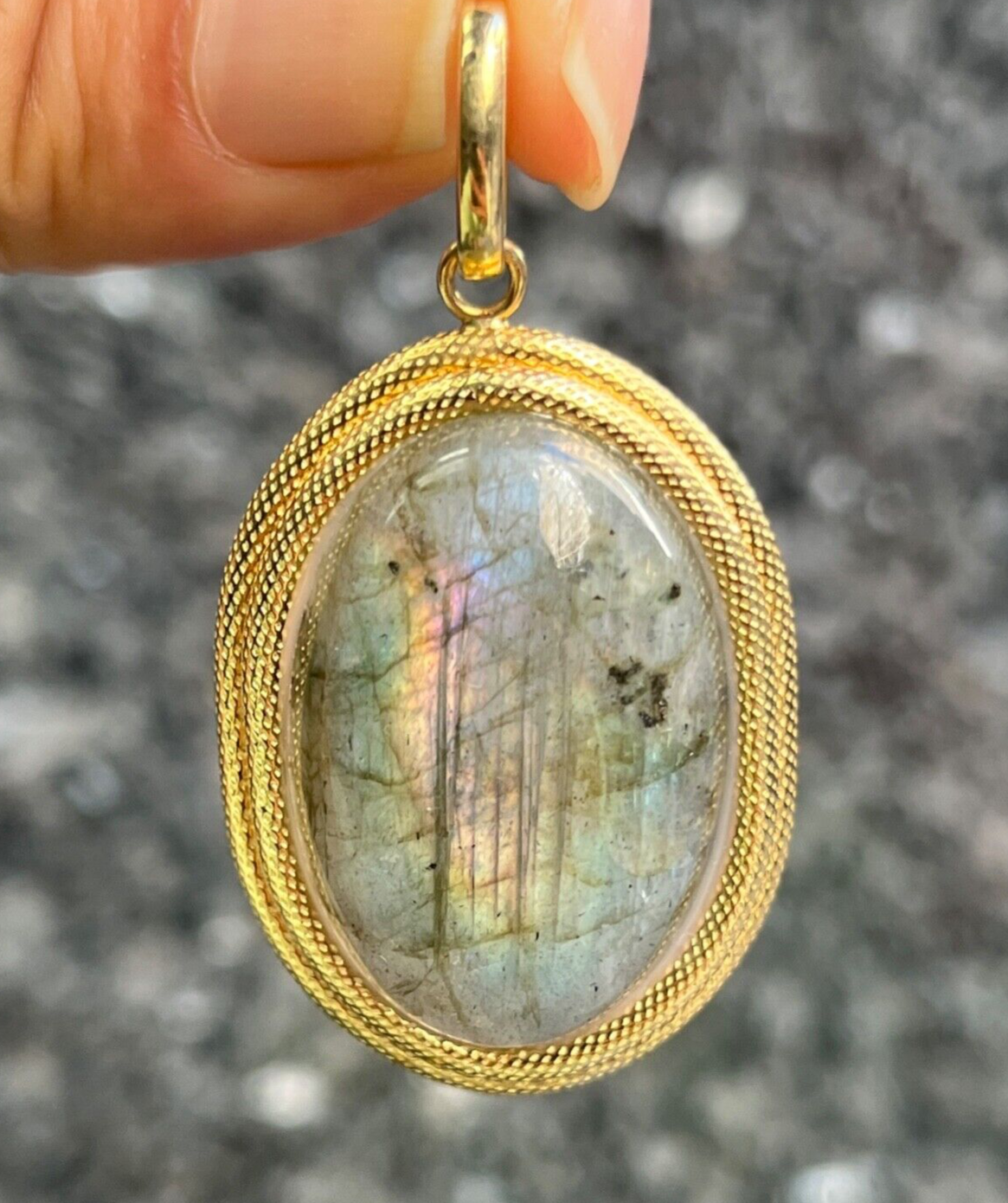 Vintage 18K Gold Labradorite Italian Pendant