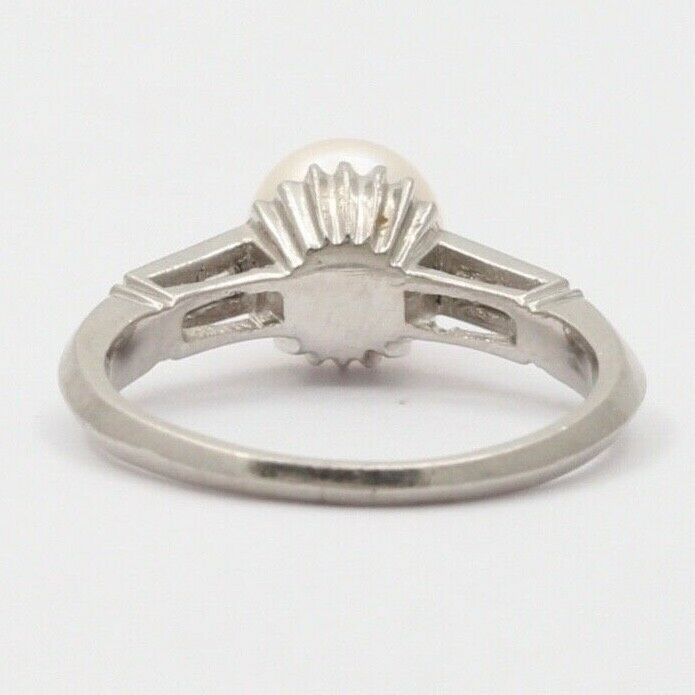 Classic Elegant Culture Pearl Diamond Platinum Ring, Cocktail Ring.