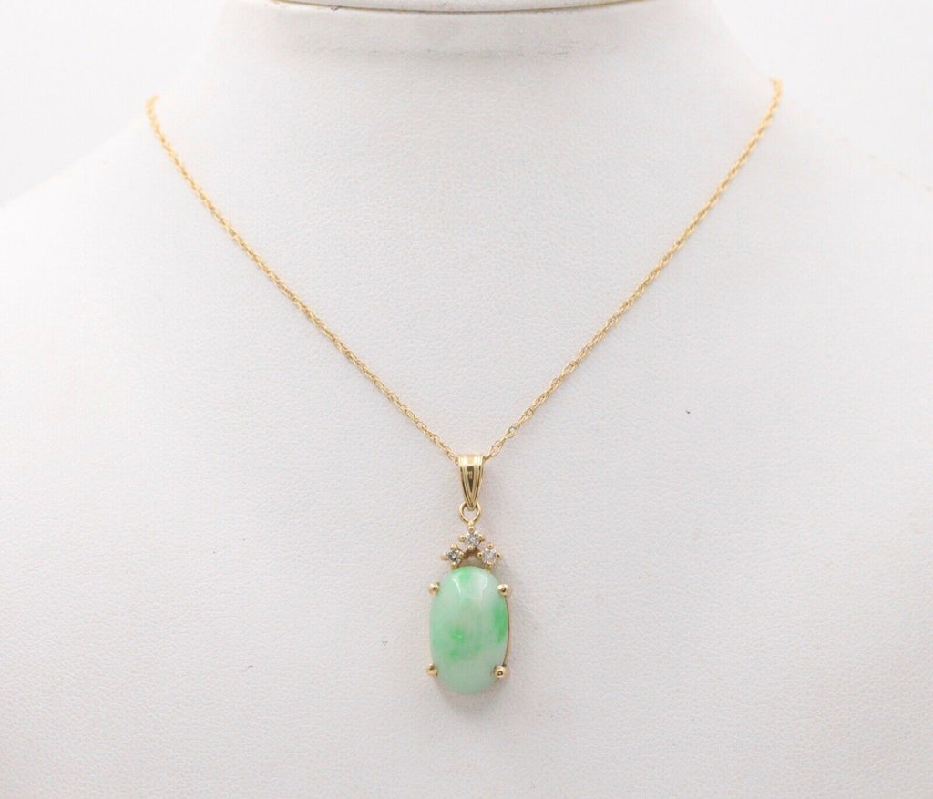 Vintage Jade Diamonds 14K Yellow Gold Pendant and Chain