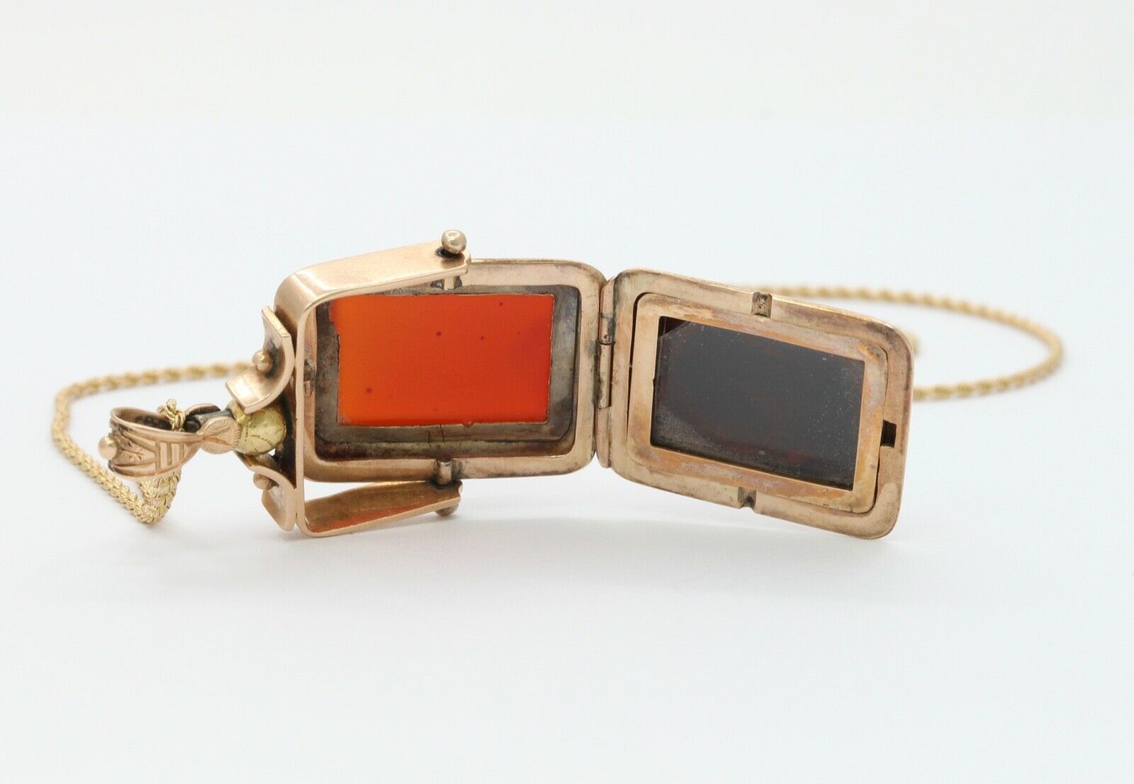 Victorian 10K Gold Onyx Sardonyx Spinning Locket Pendant Chain