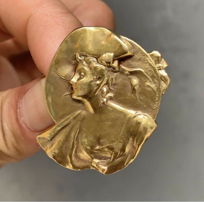 Gorgeous Art Nouveau French Woman’s Portrait 18K Gold Brooch Pin.