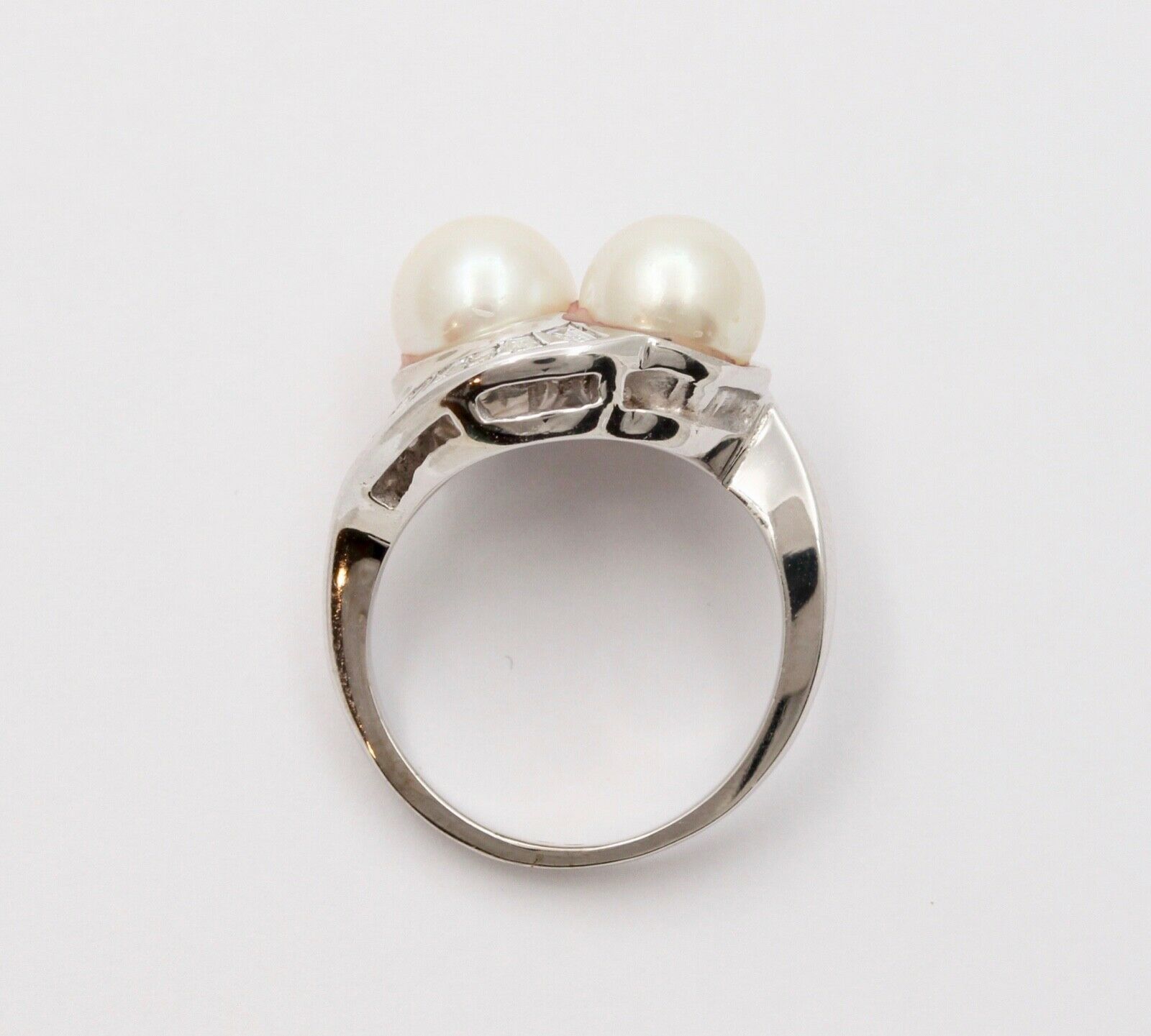 Vintage Classic Bypass Culture Pearl Baguette Diamond Gold Ring, Statement Ring