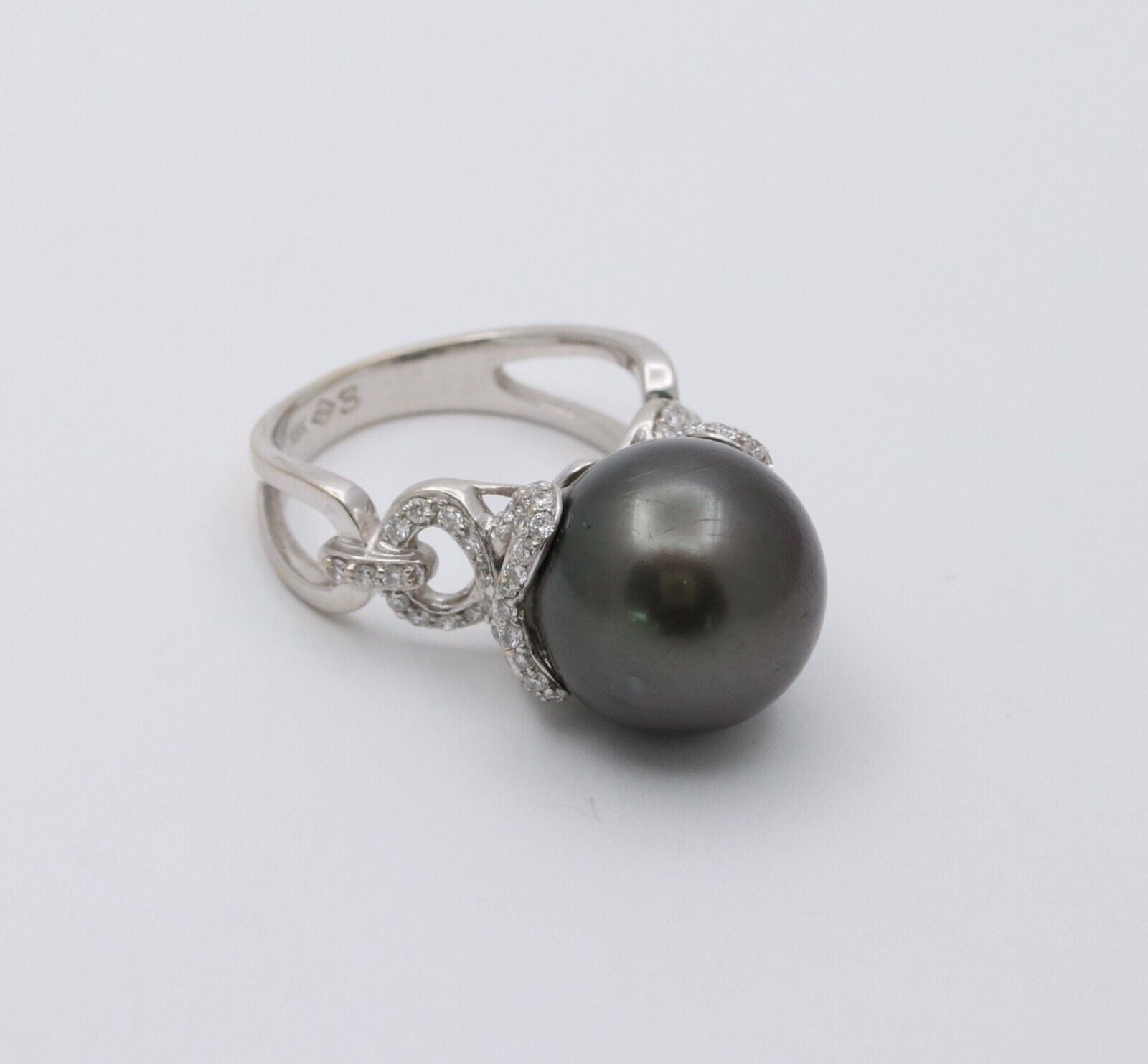 Vintage Tahitian South Sea Pearl Diamonds 18K White Gold Ring