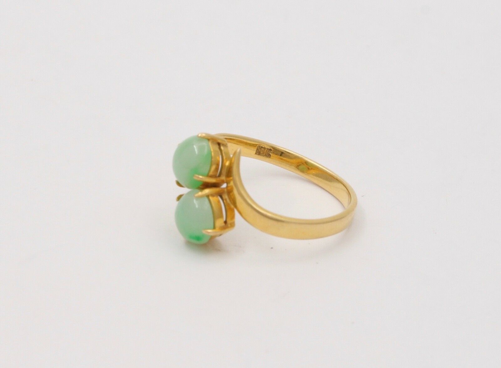 Vintage Jade 18K Yellow Gold Bypass Ring