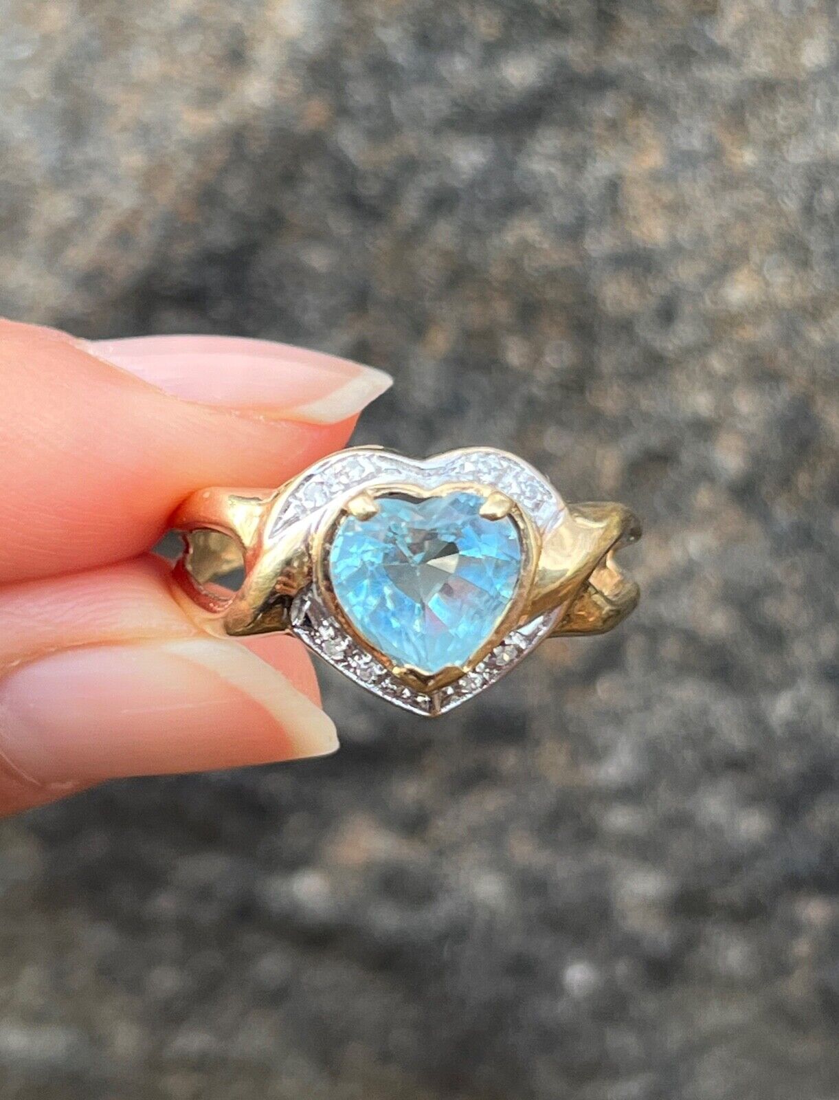 Vintage Heart Blue Topaz & Diamond 14K Yellow Gold Ring