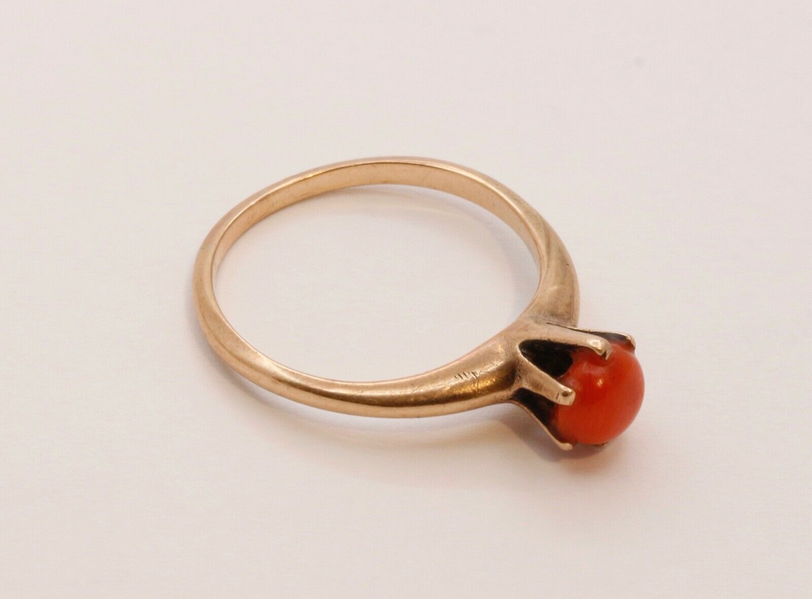 Victorian Ladies Natural Coral 14K Yellow Gold Ring
