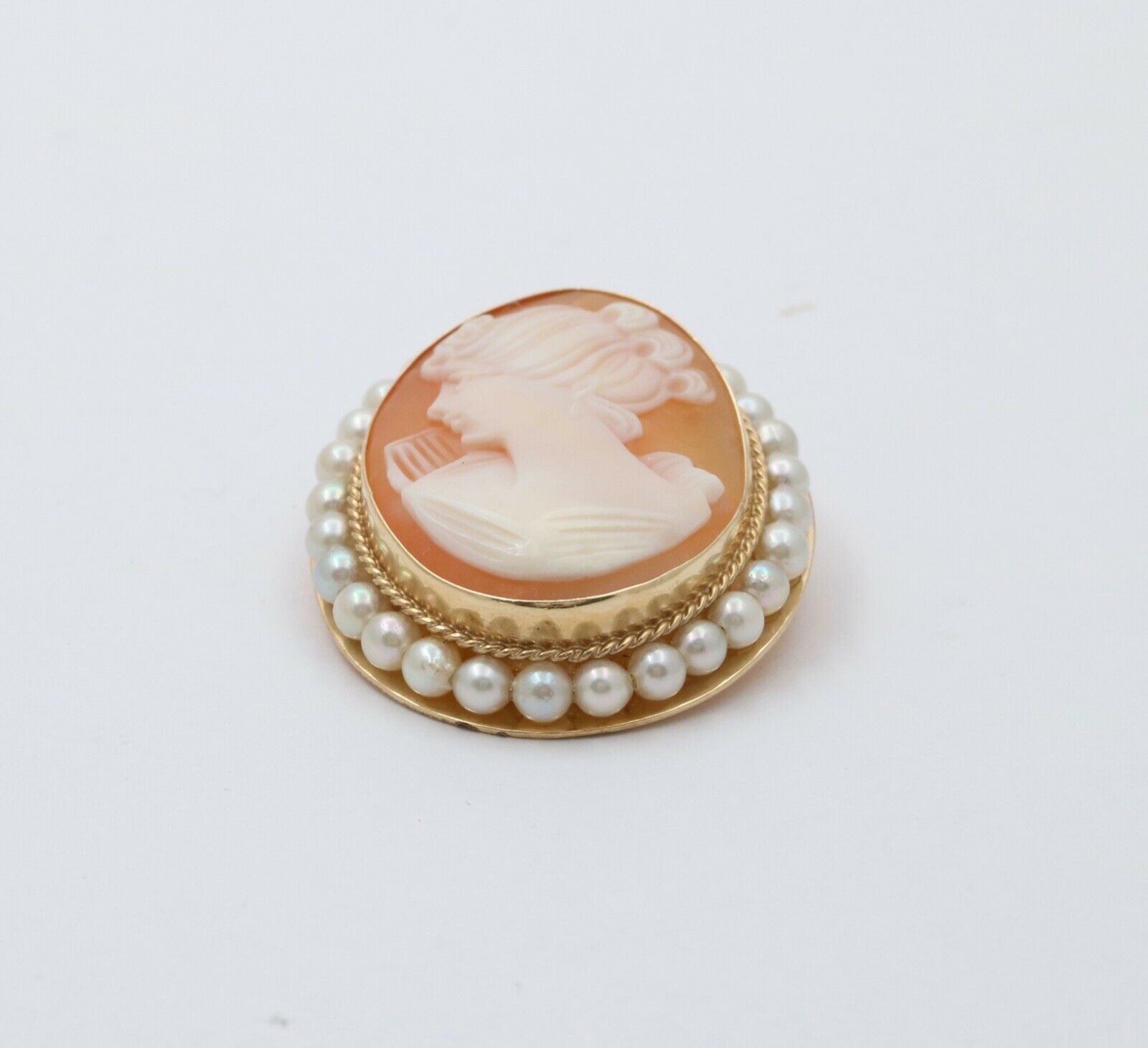 Vintage Carved Shell Cameo Pearls 14K Yellow Gold Brooch Pendant