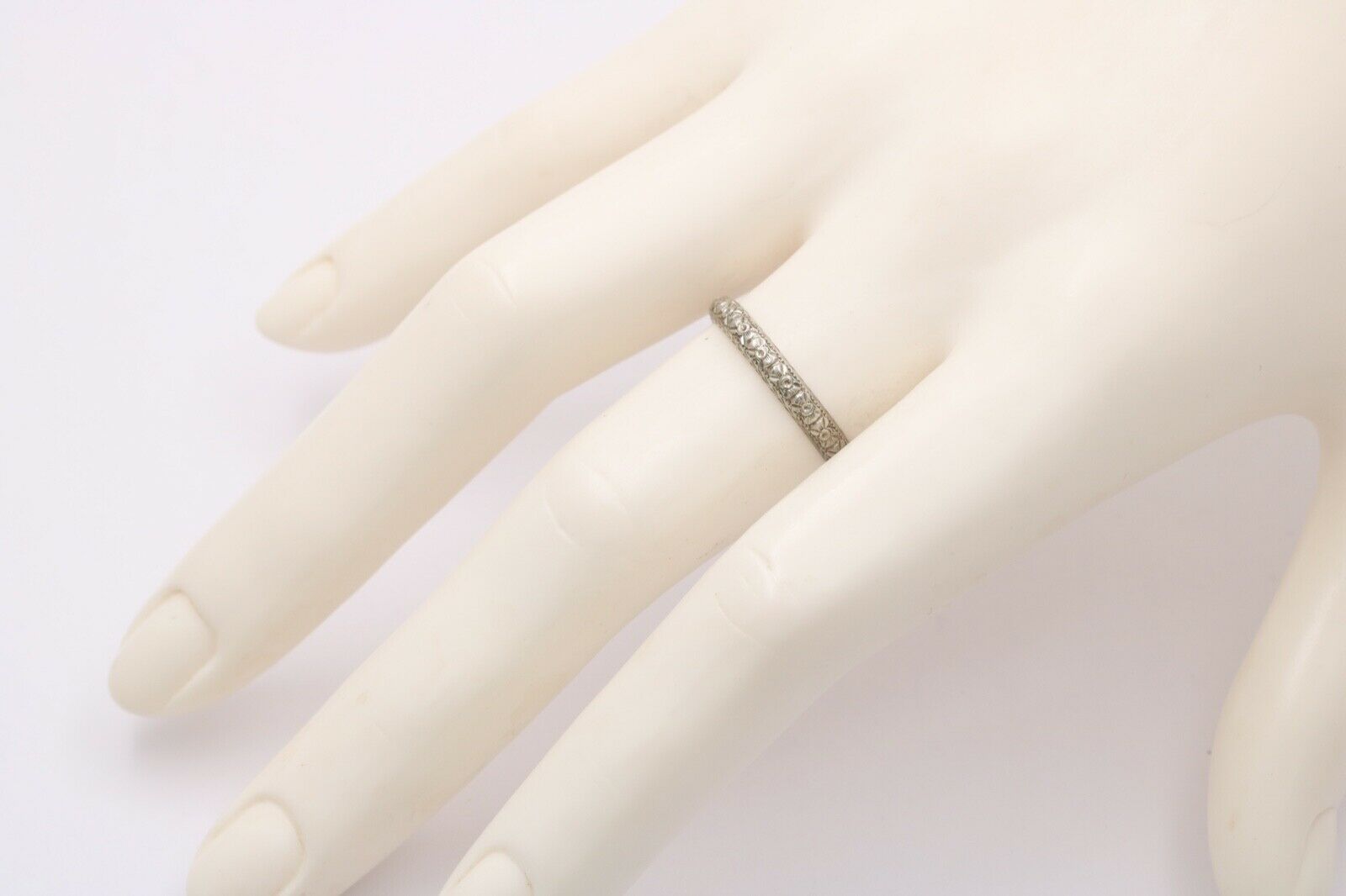 Art Deco Flower Blossom 18K White Gold Wedding Band Ring