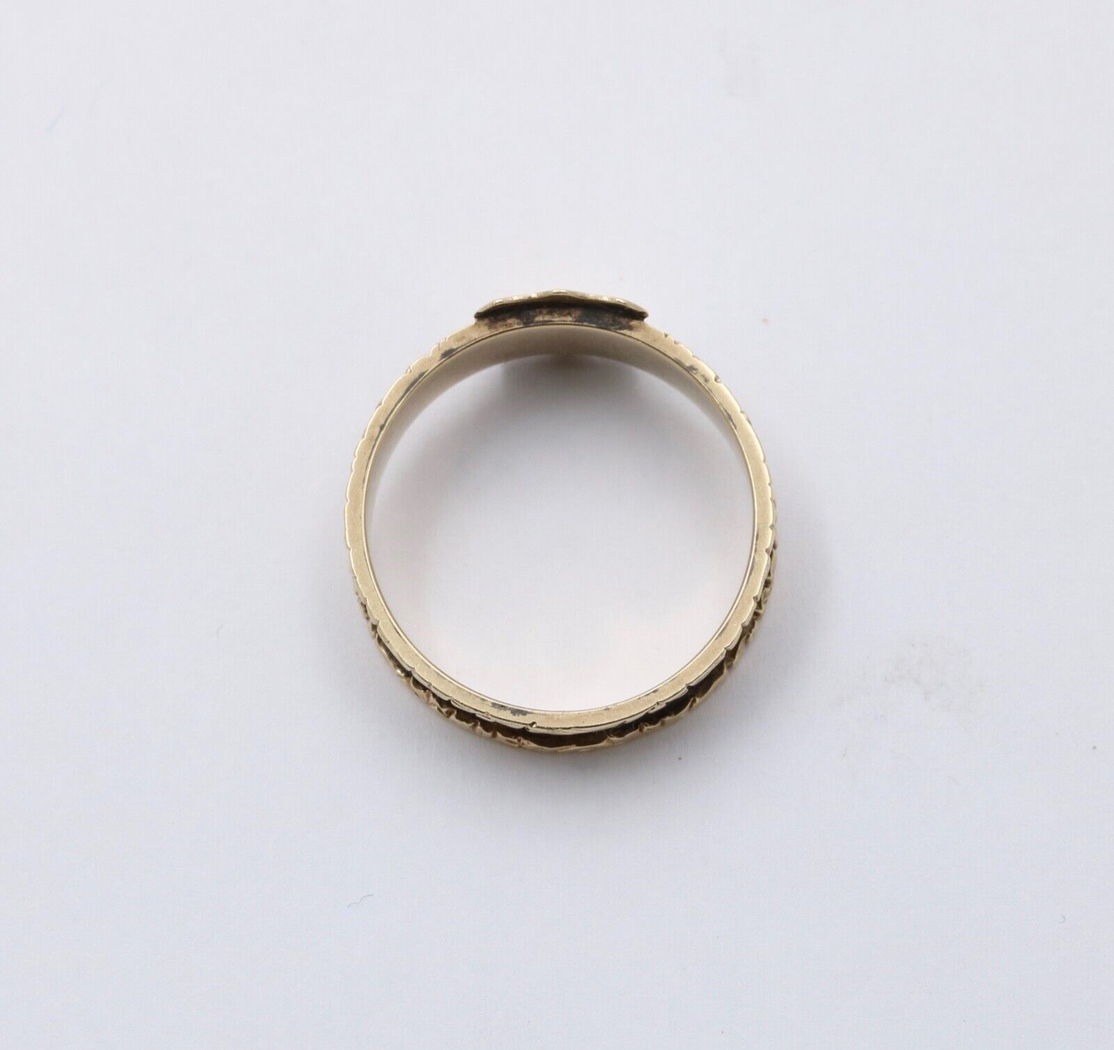 Antique Georgian 14K yellow Gold Ring Band.