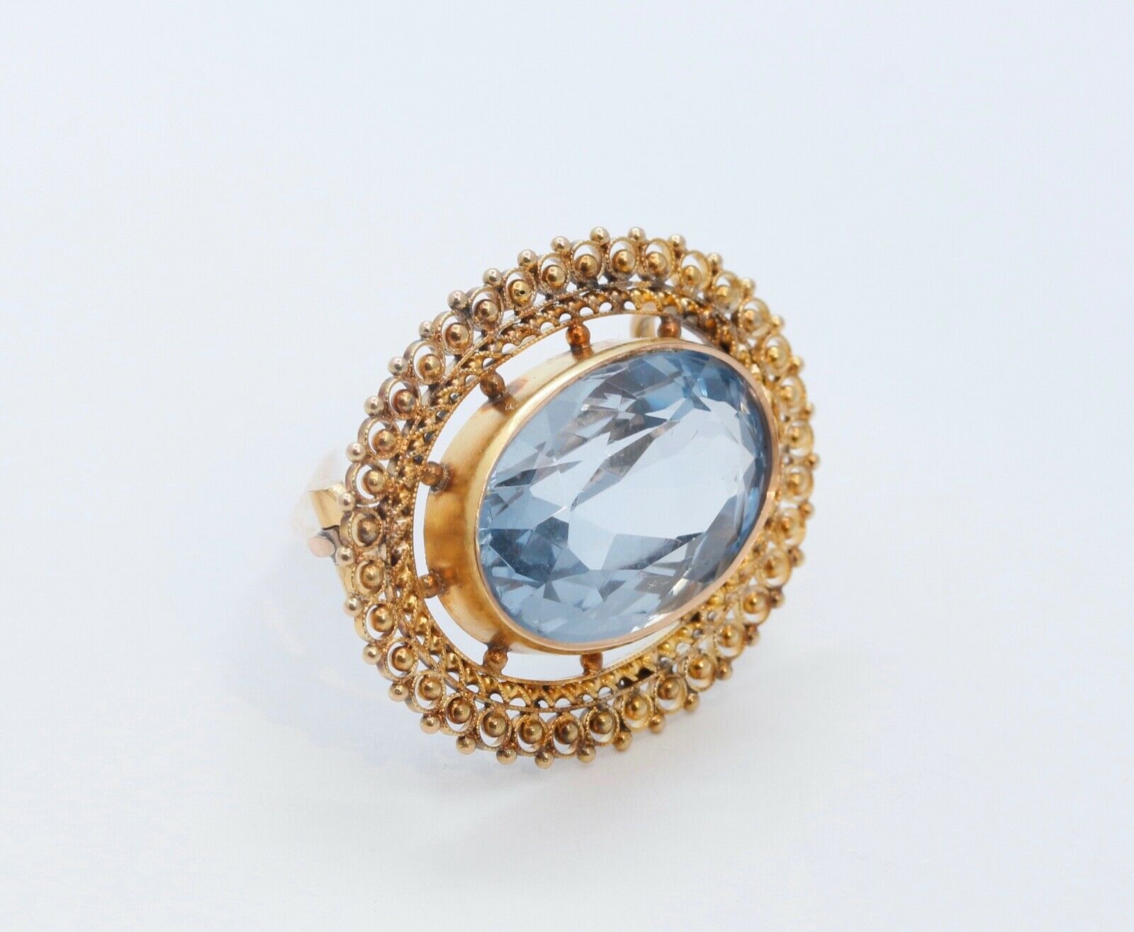 Victorian Edwardian Oval Aquamarine 14K Yellow Gold Brooch Pin
