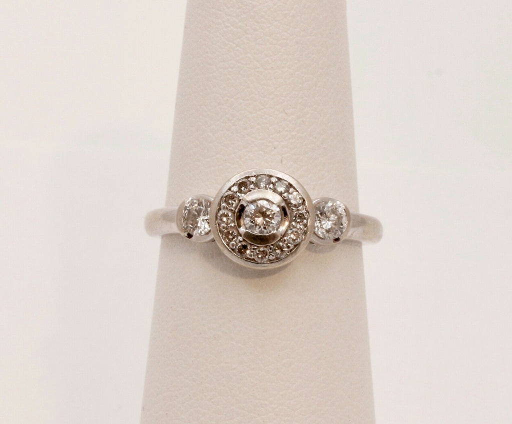 Nicely Designed Vintage Diamonds 14K White Gold Ring