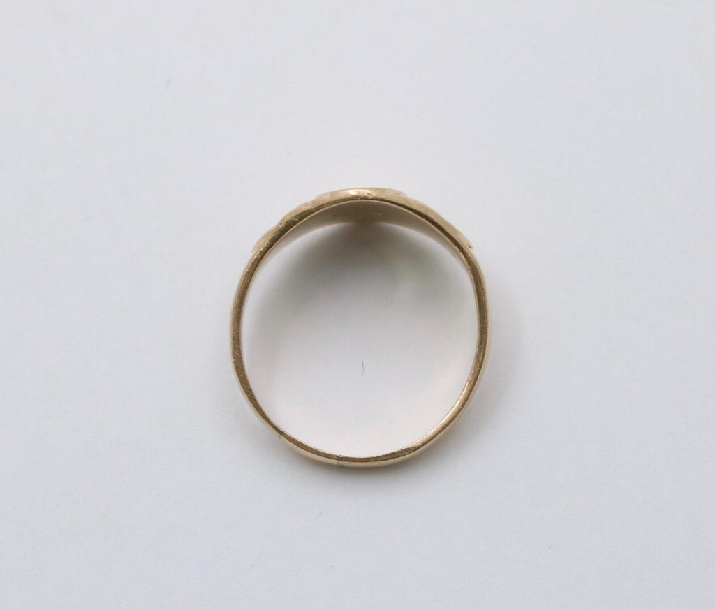 Vintage Signet Carved Engraved 14K Yellow Gold Ring