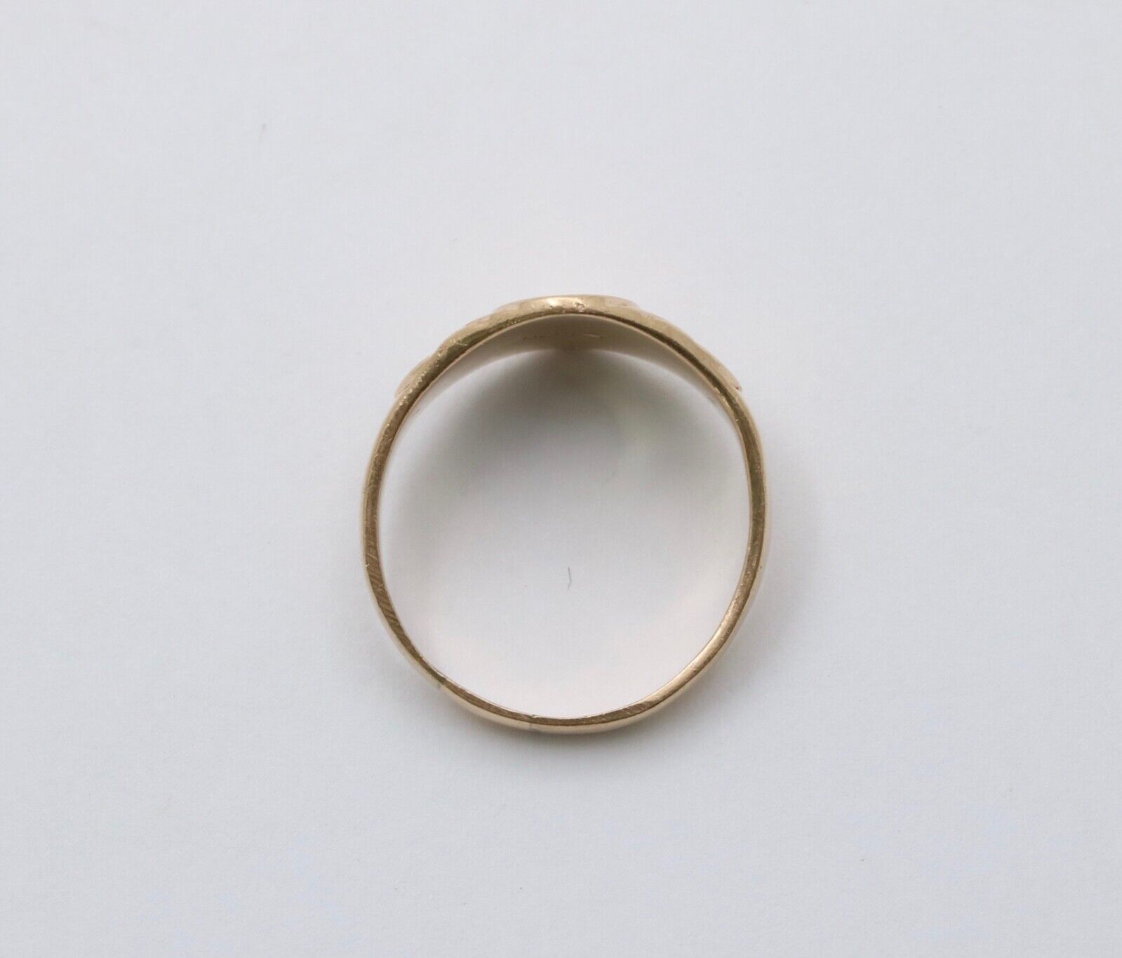 Vintage Signet Carved Engraved 14K Yellow Gold Ring