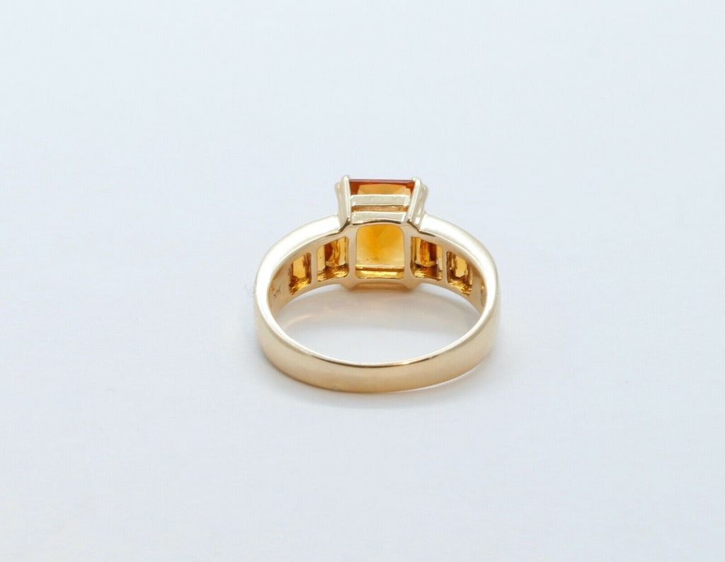 Beautiful Stones on a Vintage Citrine 14K Yellow Gold Ring