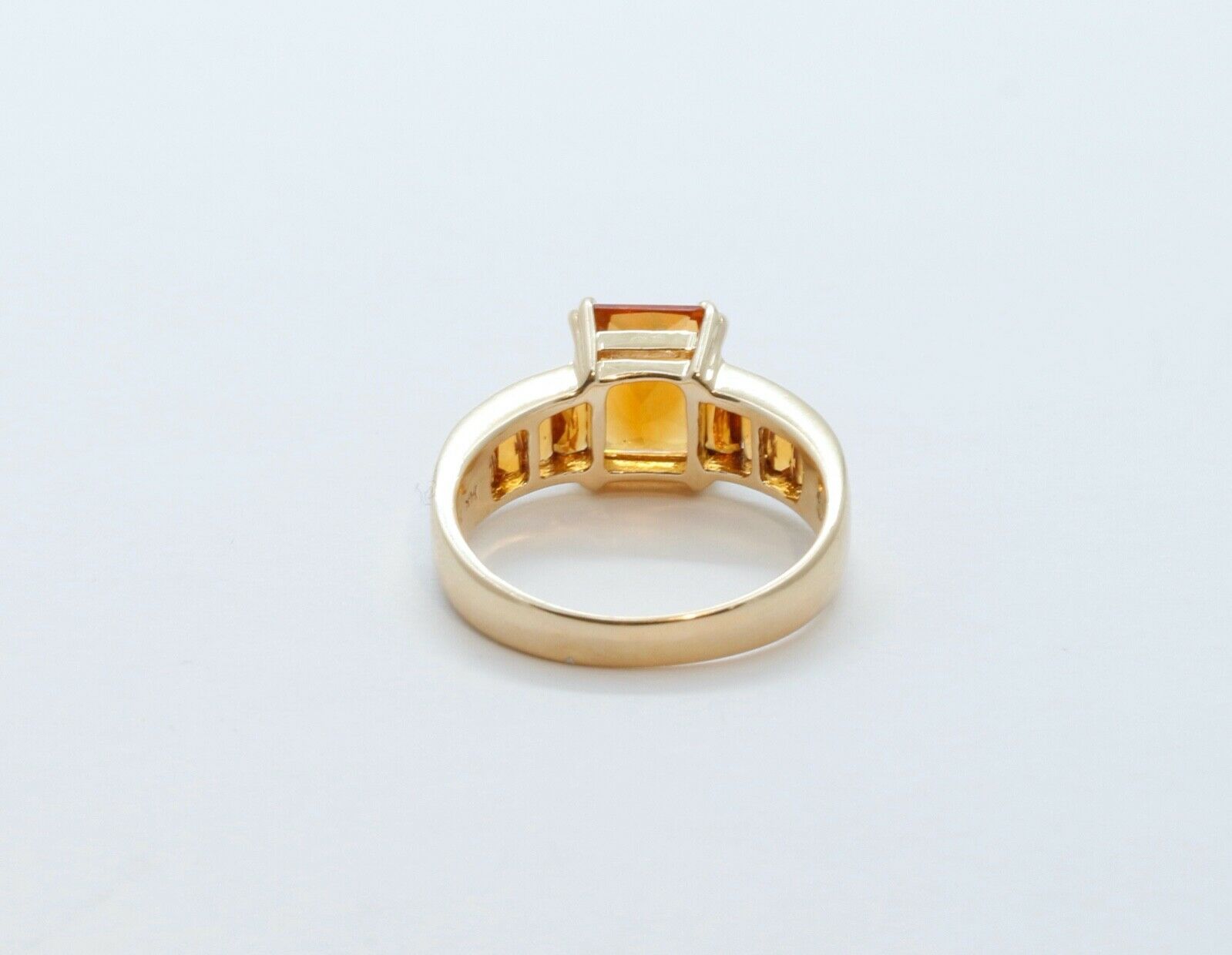 Beautiful Stones on a Vintage Citrine 14K Yellow Gold Ring