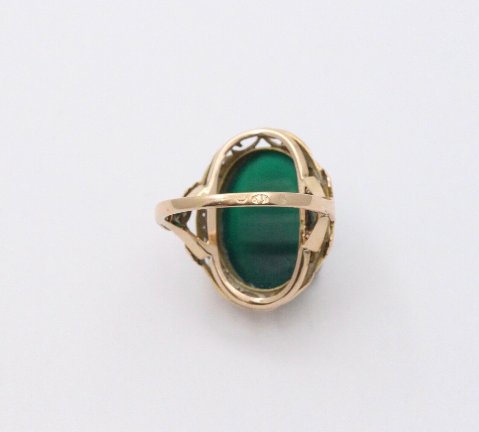 Vintage Polish Green Chalcedony Cocktail 14K Yellow Gold Ring