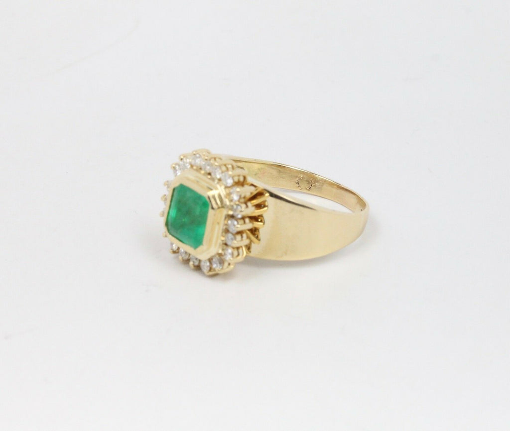 Vintage 14K Yellow Gold Emerald & Diamonds Cocktail Ring