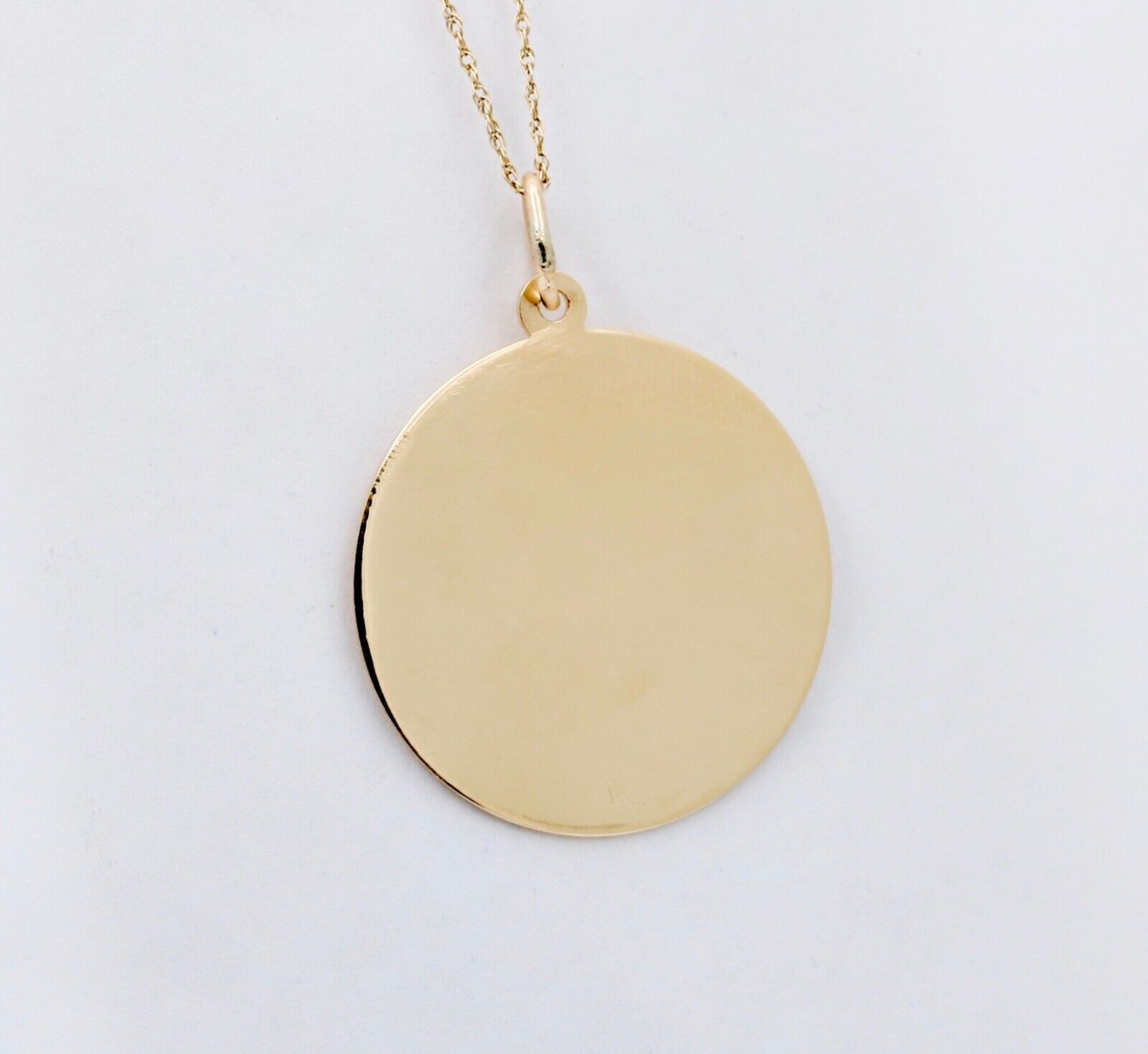 Vintage 14K Yellow Gold Medallion Charm Pendant.