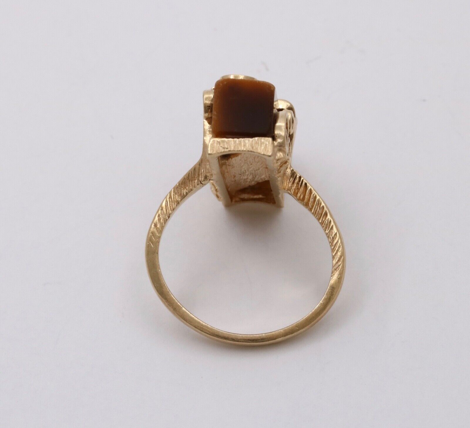Vintage 14K Yellow Gold Tiger Eye Swirling Ring