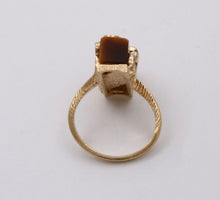 Load image into Gallery viewer, Vintage 14K Yellow Gold Tiger Eye Swirling Ring
