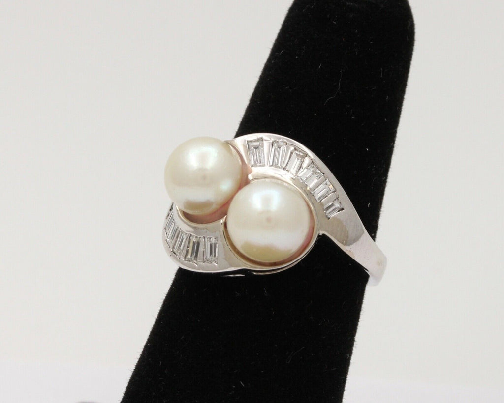 Vintage Classic Bypass Culture Pearl Baguette Diamond Gold Ring, Statement Ring