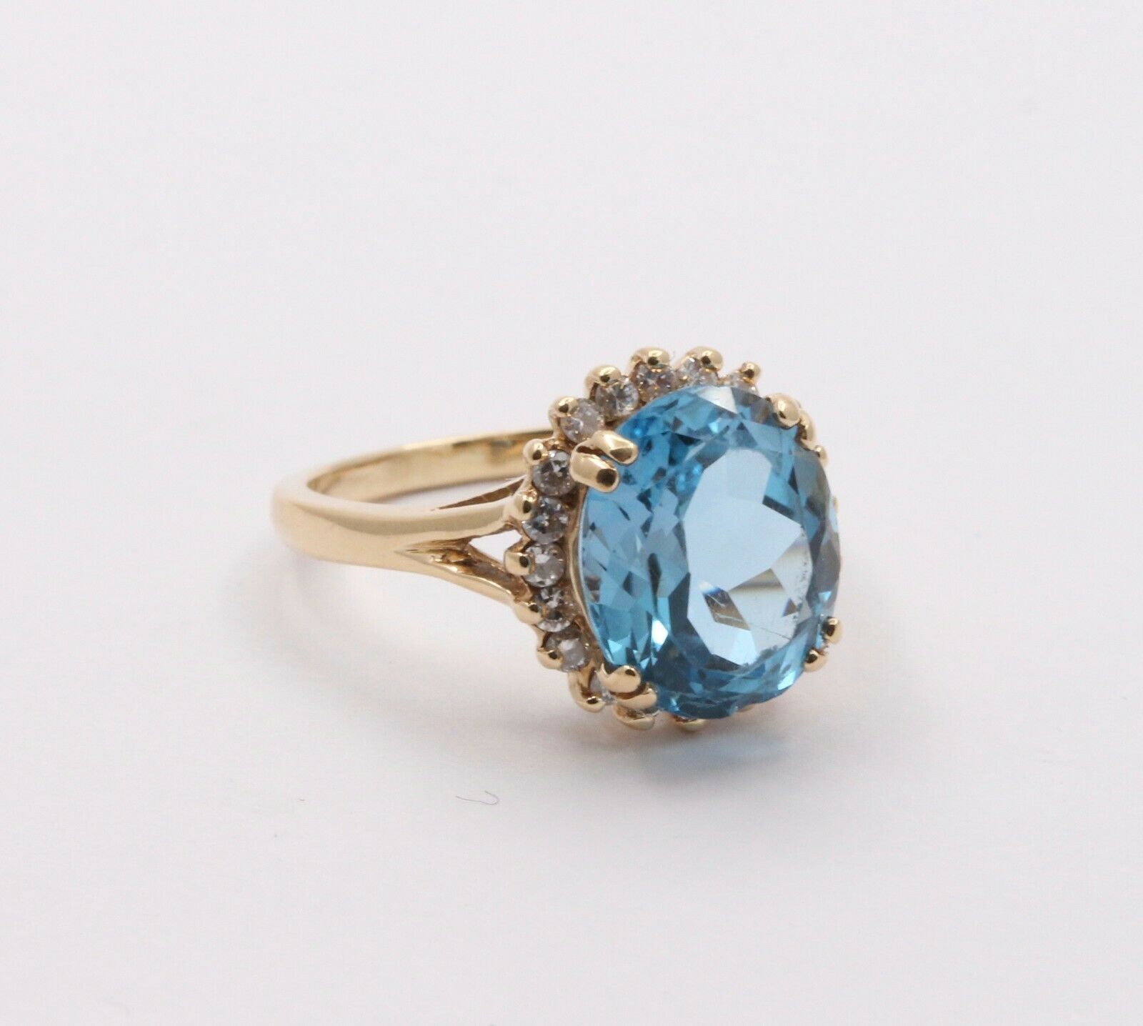 Vintage 14K Yellow Gold Blue Topaz Diamond Cocktail Ring