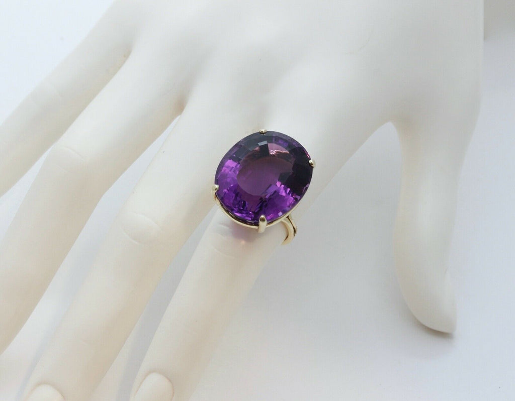 Vintage Oval Siberian Amethyst 14K Yellow Gold Ring