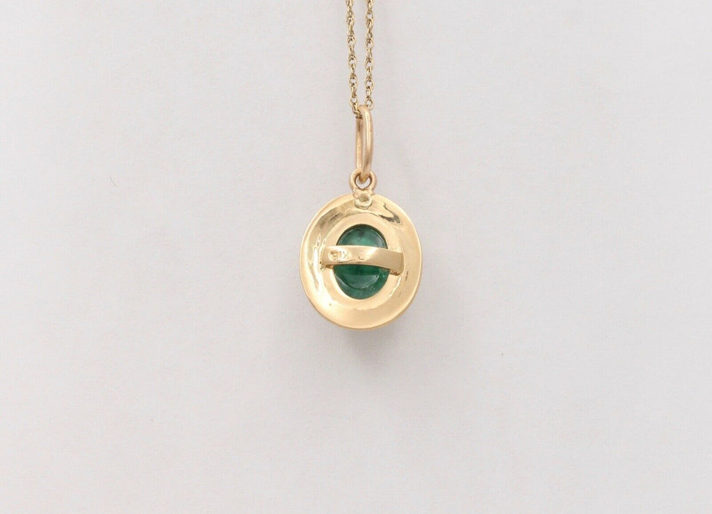 Beautiful Emerald 18K Yellow Gold Pendant