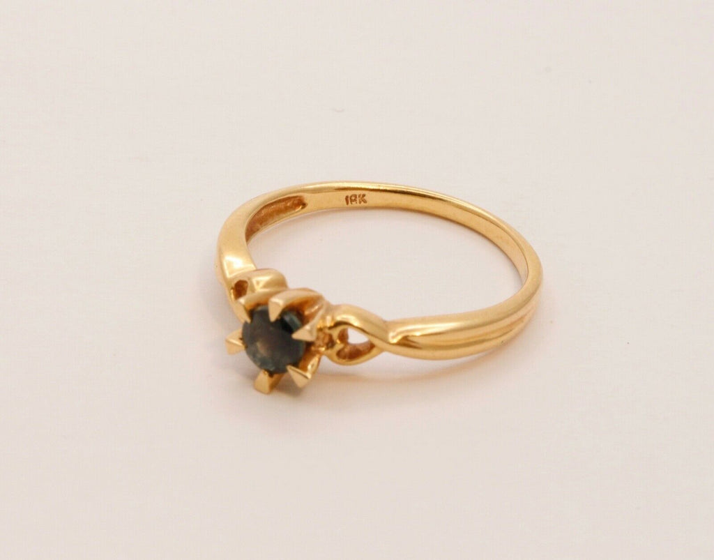 Vintage Ladies Solitaire Blue Sapphire 18K Yellow Gold Ring