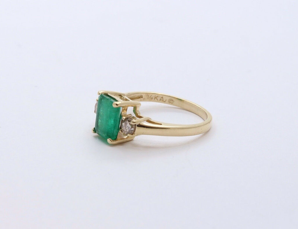 Beautiful Natural Emerald Diamonds 14K Yellow Gold Ring