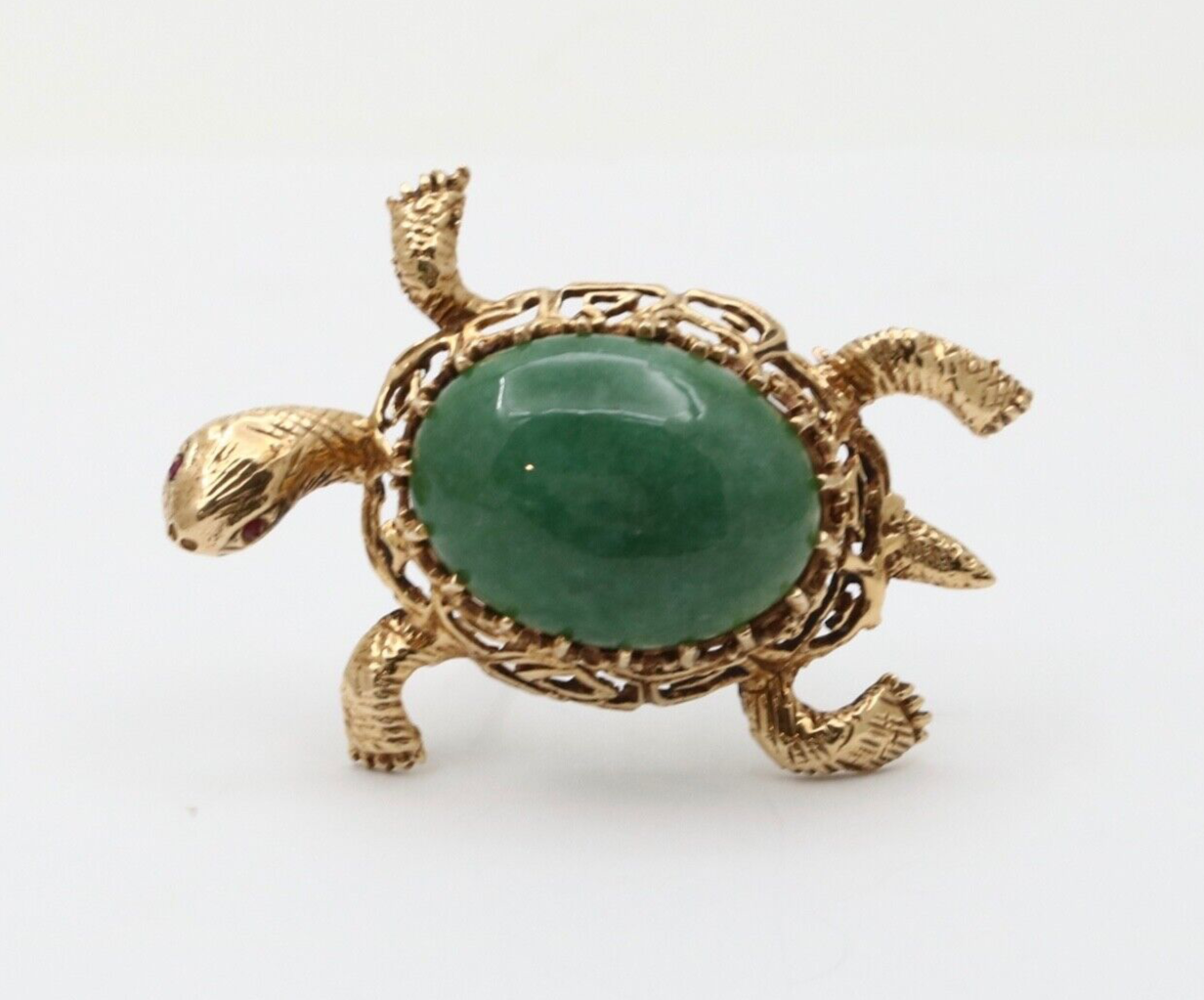 Vintage 14K Gold Turtle Jadi Jade Brooch Pin.