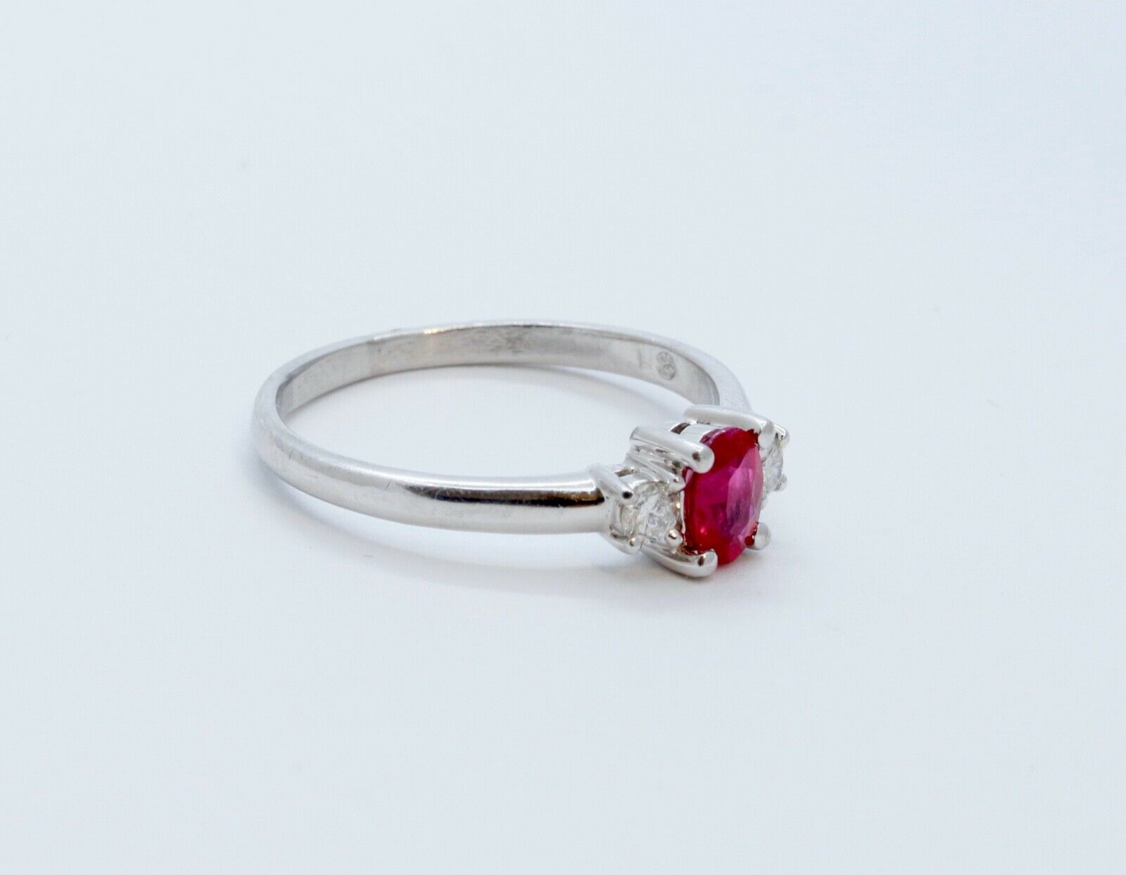 Vintage Natural Ruby Diamonds Platinum Ring