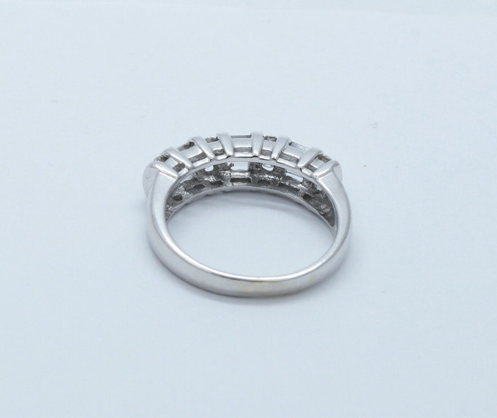 Beautiful Vintage Round Baguette Diamonds 14K White Gold Wedding Band Ring