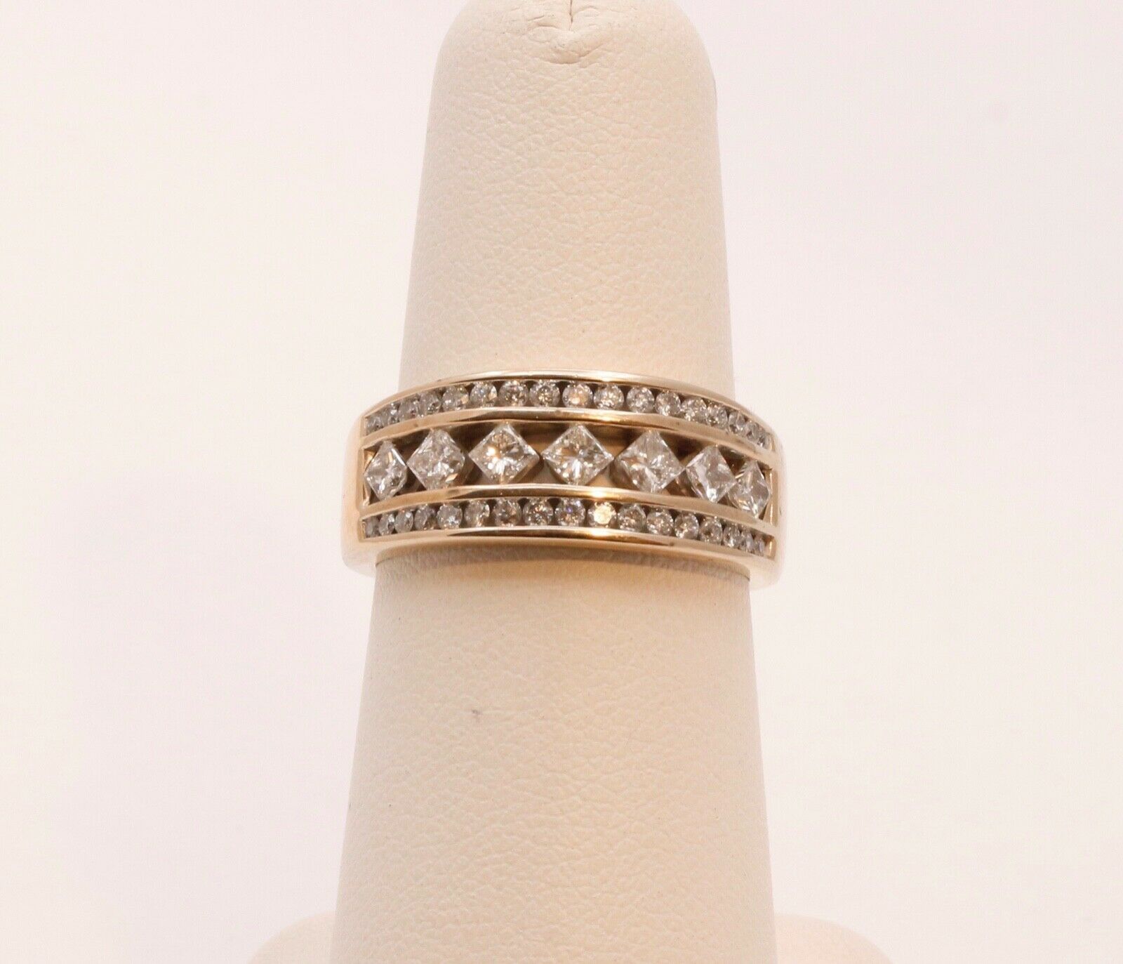 Vintage Ladies Diamonds 14K Yellow Gold Wedding Band