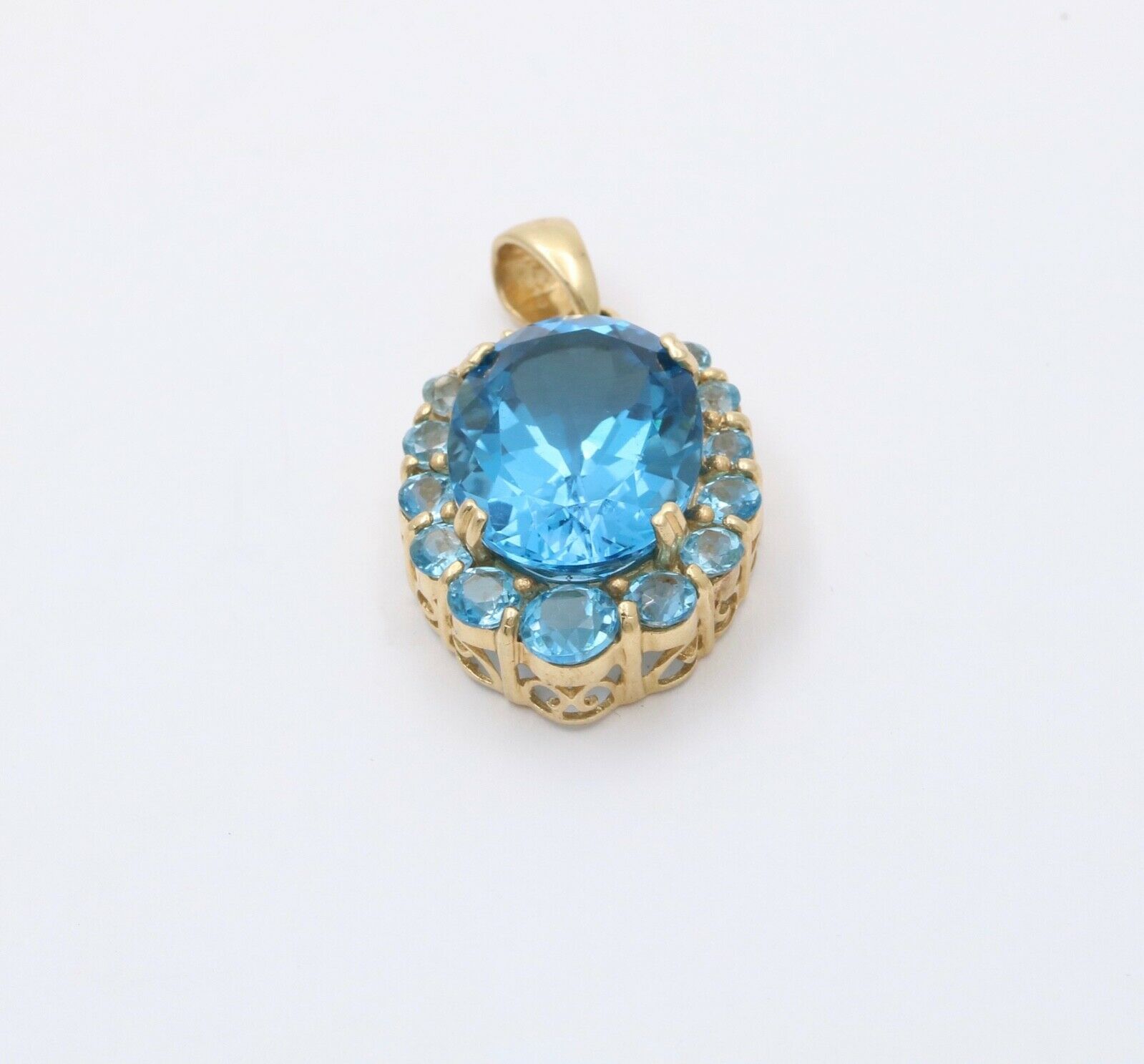Vintage London Blue Topaz 14K Yellow Gold Pendant