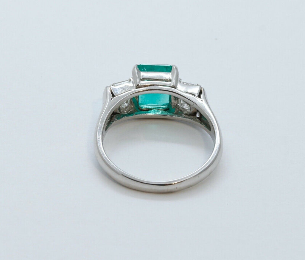 Vintage Emerald Diamonds Platinum Ring