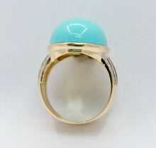 Load image into Gallery viewer, Vintage and Huge Turquoise Diamonds 18K Yellow Gold Cocktail Ring
