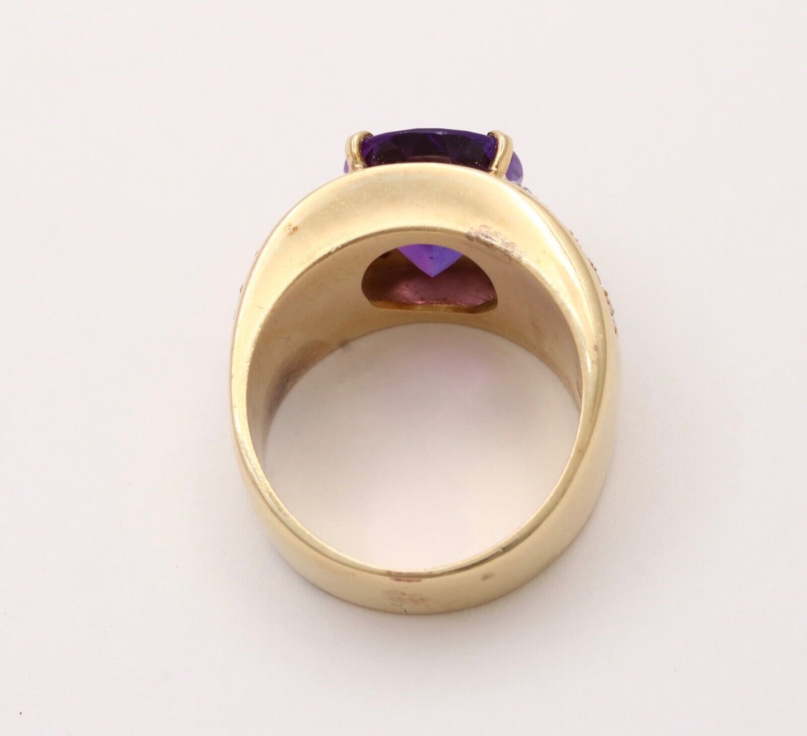 Vintage Amethyst Diamonds 18K Yellow Gold Cocktail Ring
