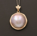Vintage Classic 14K Yellow Gold Mabe Pearl Pendant, Necklace