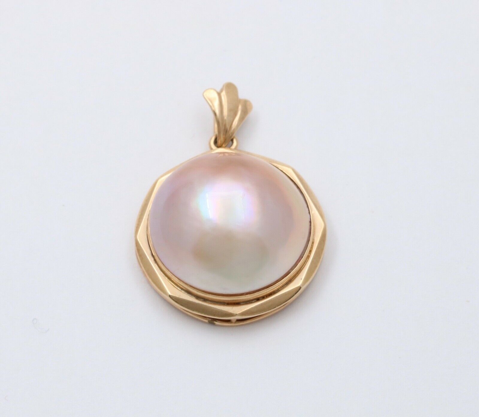 Vintage Classic 14K Yellow Gold Mabe Pearl Pendant, Necklace