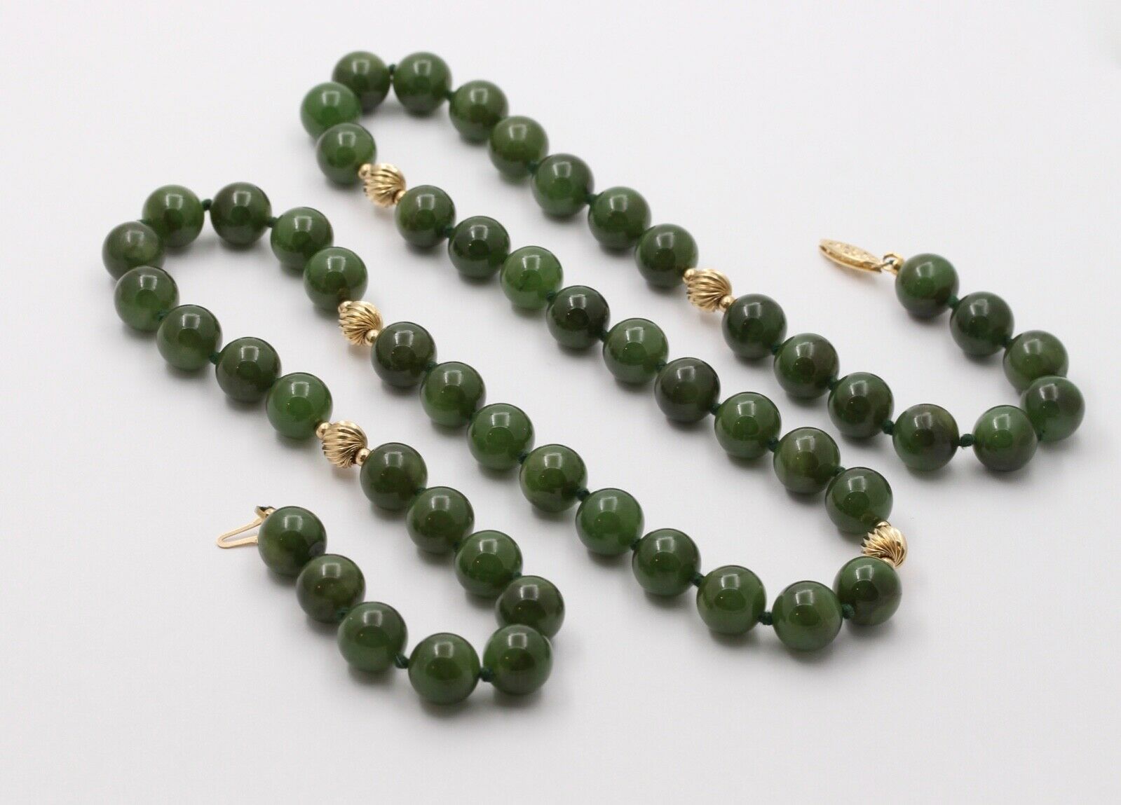 Vintage Spinach Jade Beaded 14K Yellow Gold Necklace