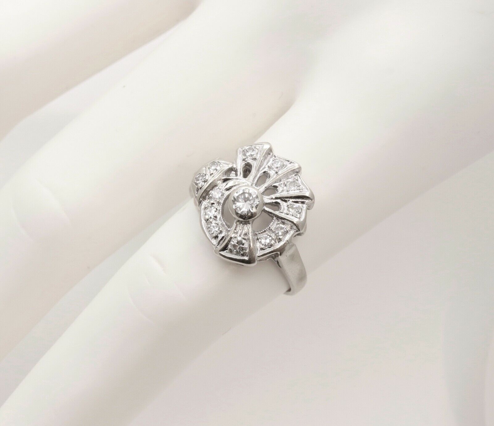 Stylish Art Deco Ladies 14K White Gold Diamonds Ring