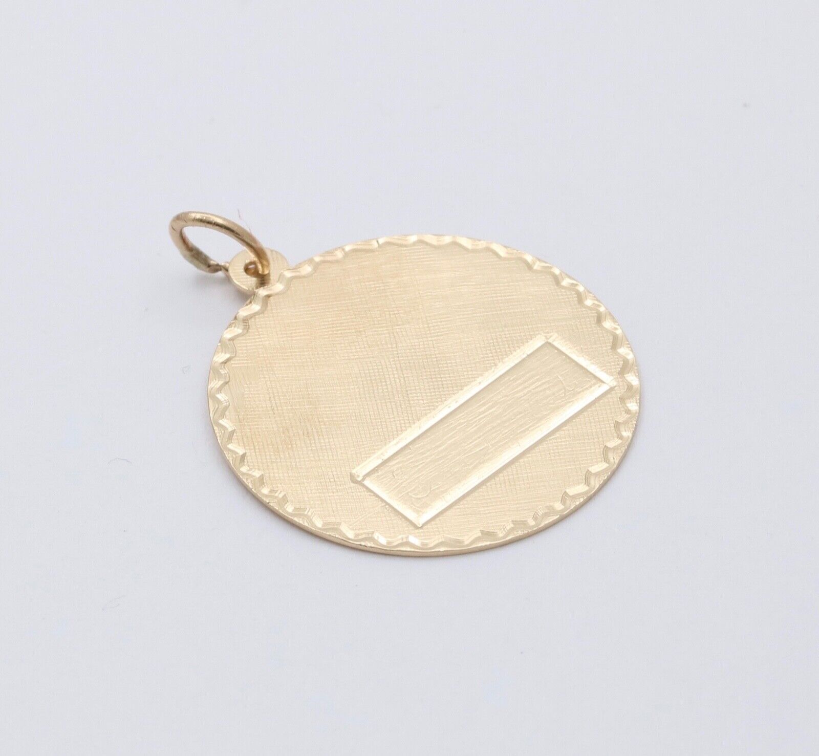 Vintage 14K Yellow Gold Medallion Charm Pendant.