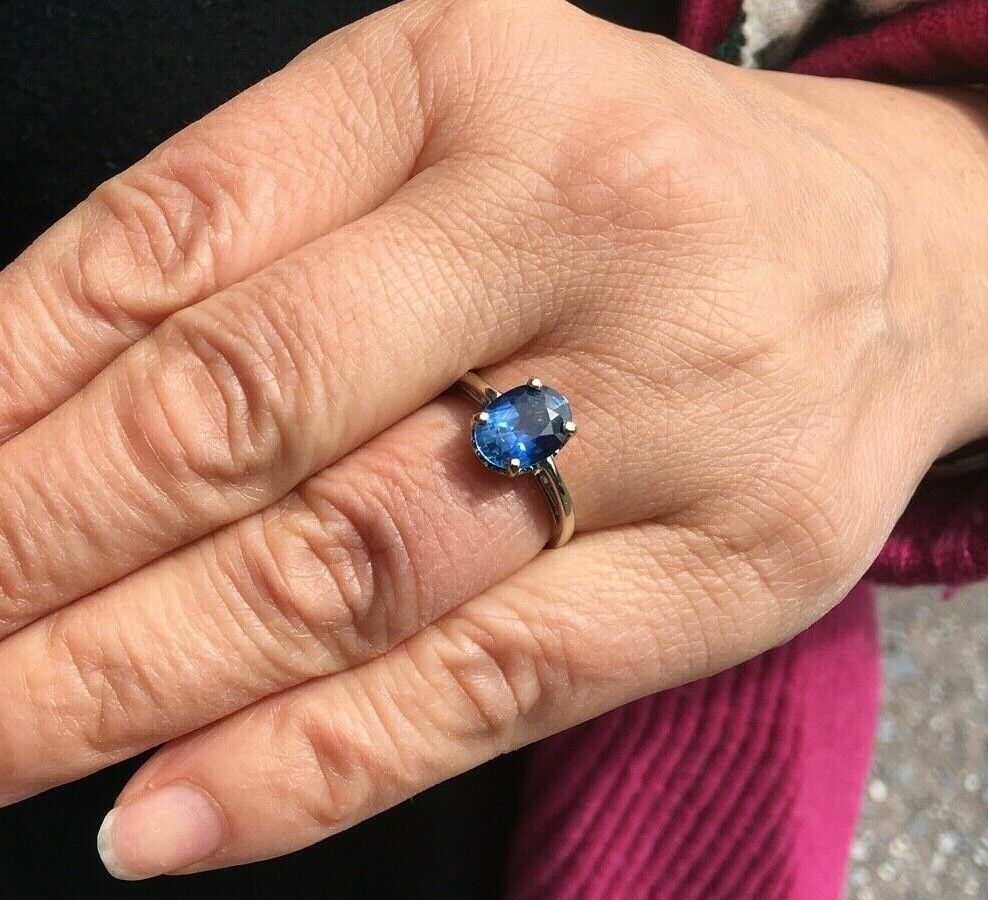 Beautiful Natural Blue Sapphire 14K White Gold Vintage Ring