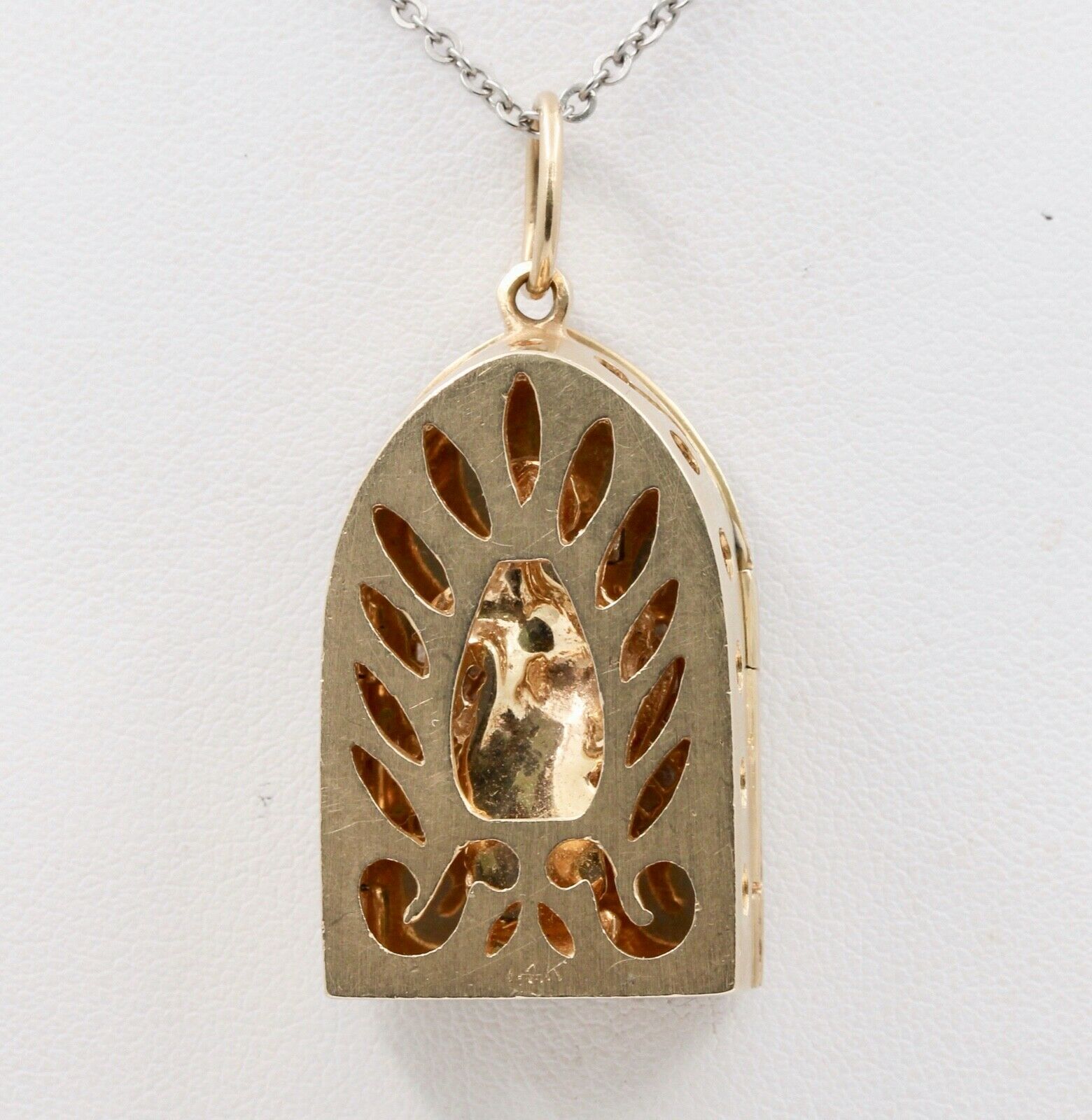 Vintage 14K Yellow Gold Moses Opening Pendant