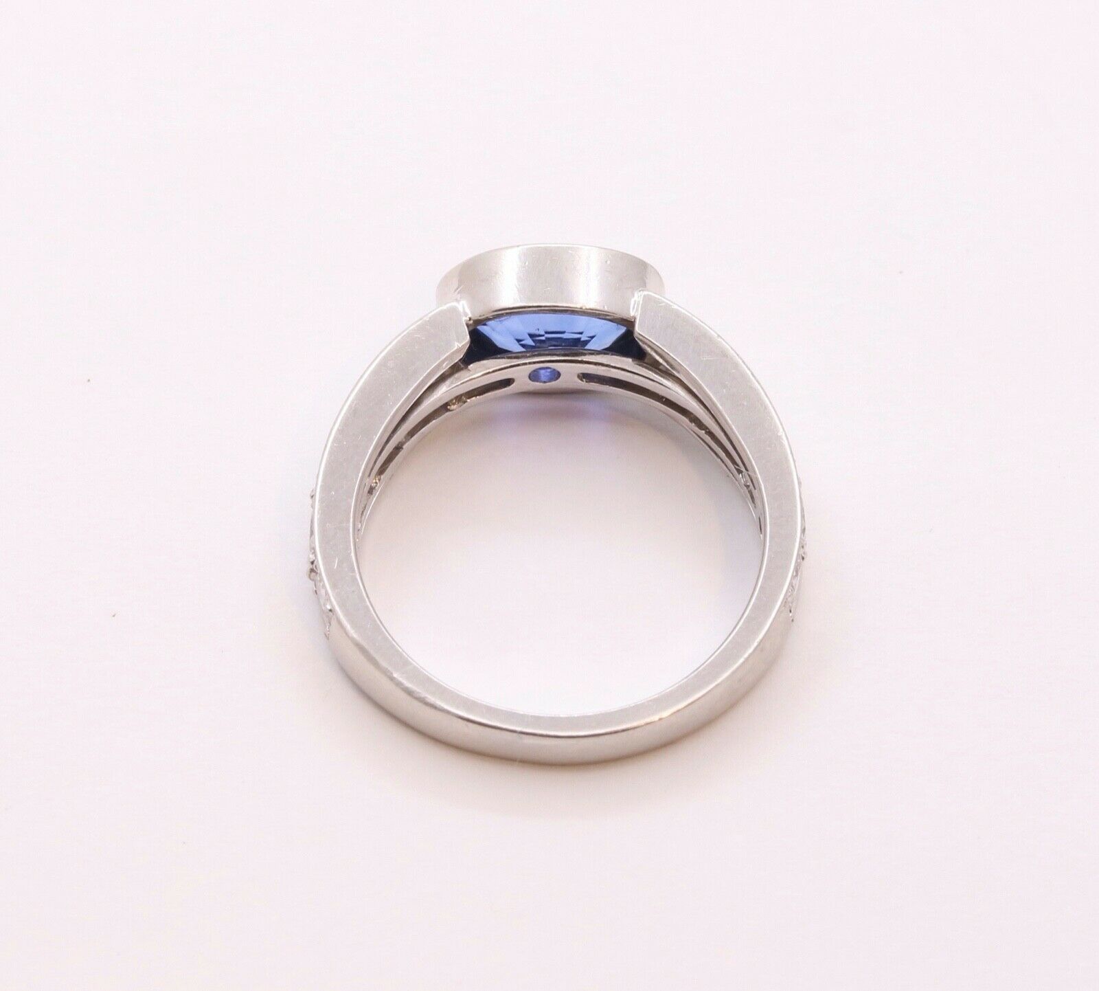 Beautiful Vintage Ladies Blue Sapphire Diamonds Platinum Ring